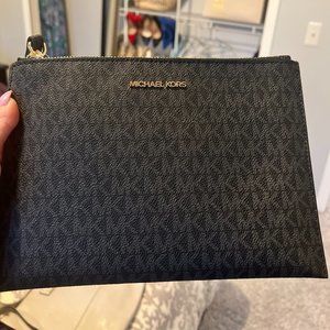 Michael Kors Clutch Wristlet